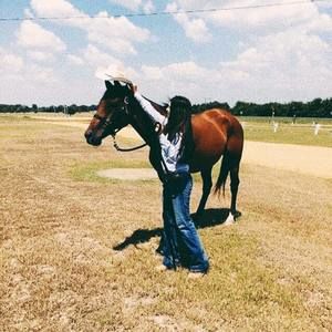 Meet your Posher, Caitlyn